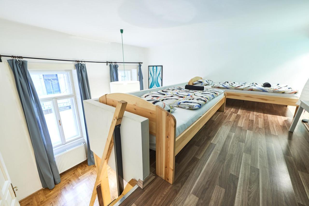 Large Apartment For Groups City Center Dist. VII 布达佩斯 外观 照片
