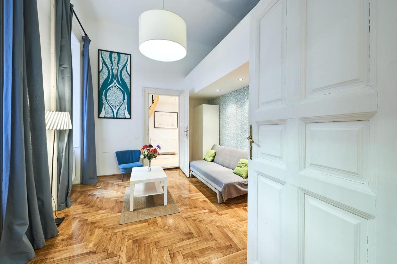 Large Apartment For Groups City Center Dist. VII 布达佩斯 外观 照片