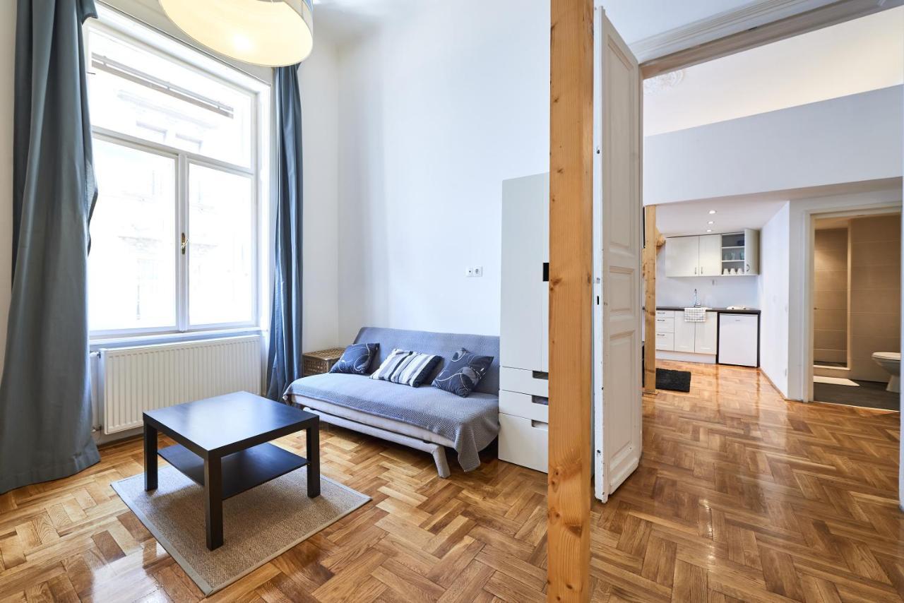 Large Apartment For Groups City Center Dist. VII 布达佩斯 外观 照片