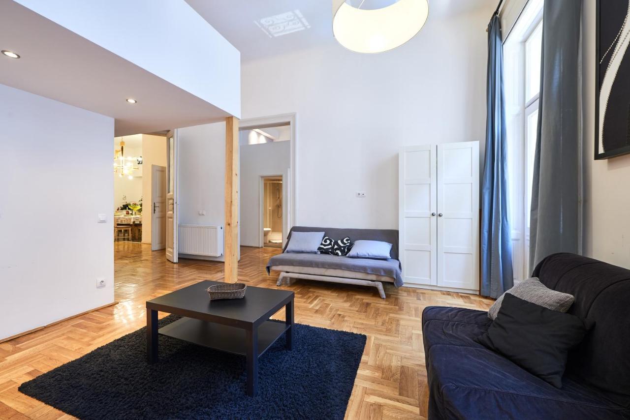 Large Apartment For Groups City Center Dist. VII 布达佩斯 外观 照片