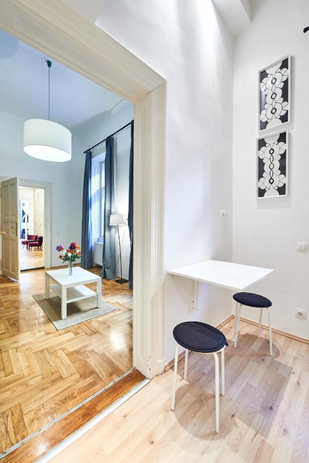 Large Apartment For Groups City Center Dist. VII 布达佩斯 外观 照片