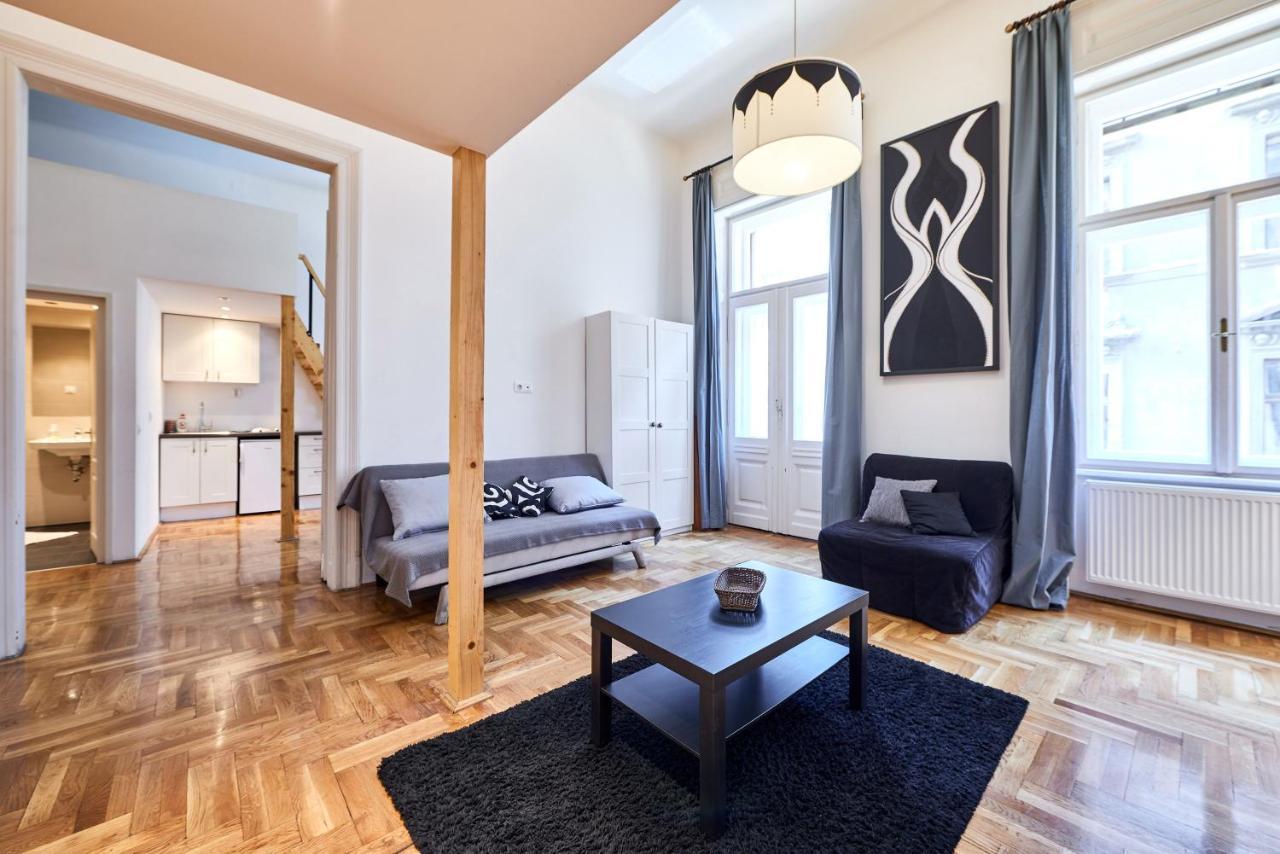 Large Apartment For Groups City Center Dist. VII 布达佩斯 外观 照片